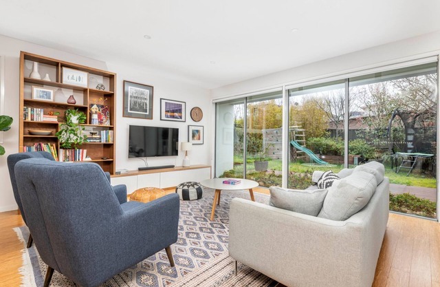 Cullen Stay Calm Connected Convenient