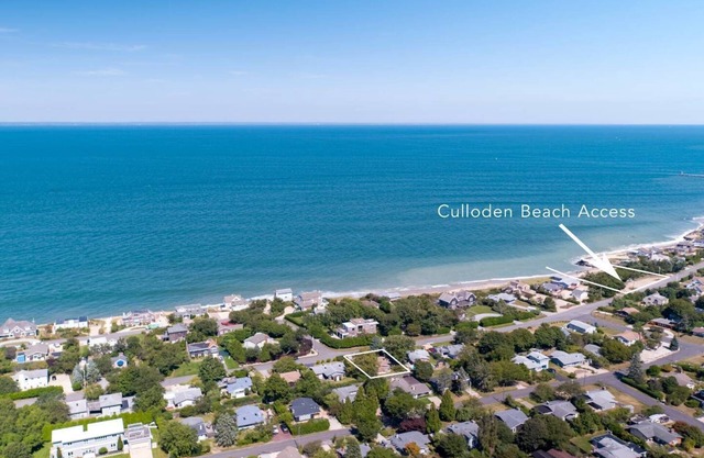 Culloden Cottage with Private Beach