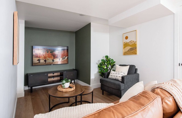 Cute Basement Apt: Ski Brian Head, Explore Nat’l Parks, Walk to SUU