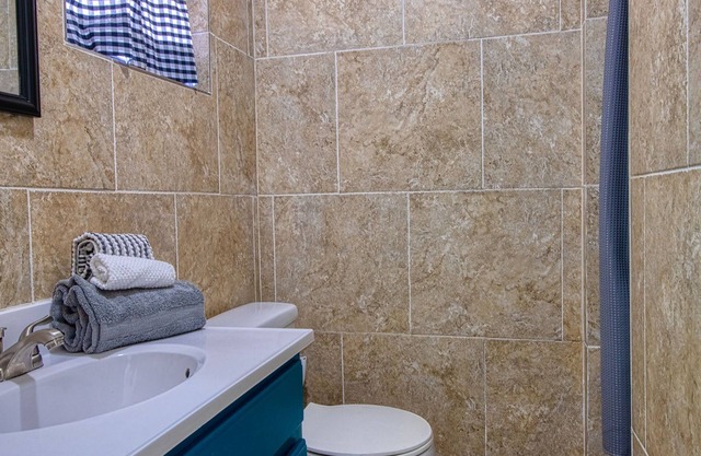 Cute Cabin with Amazing Frio River Frontage, 1 mile from Garner State Park