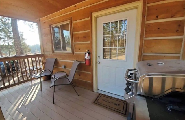 Cute Camping Cabin in Custer