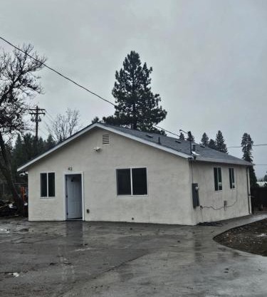 Cute Little House at Mt Shasta