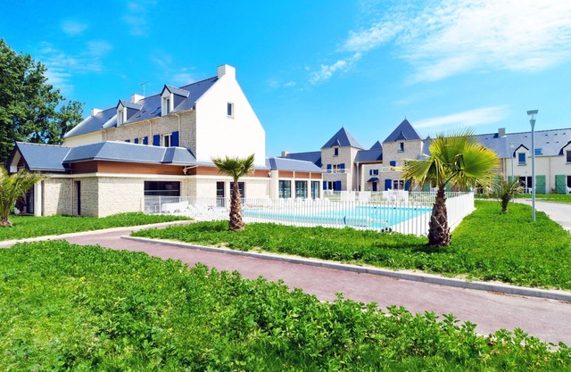 Cute + Rustic Saint-Malo House | Private Entrance!