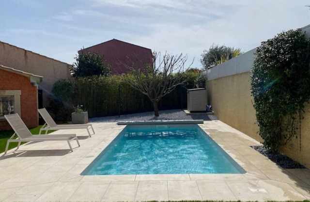 Détente Sous le Soleil du Midi Avec Piscine Privée