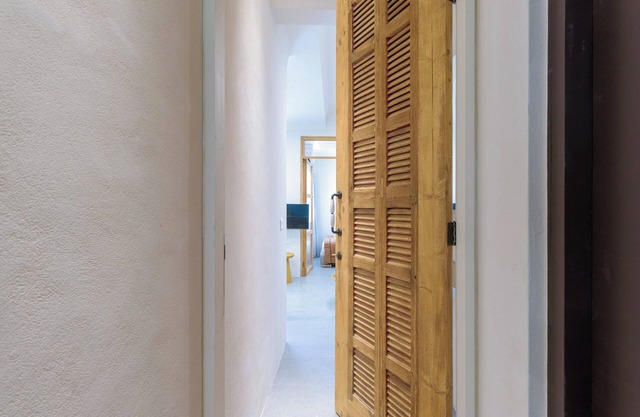 Daisy 2BR Apartment In Gemmayze