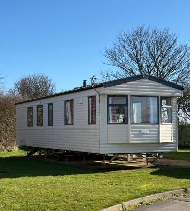 Daisy Lodge Lilac Grove 3