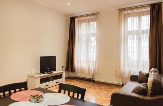 Dana Apartment Center