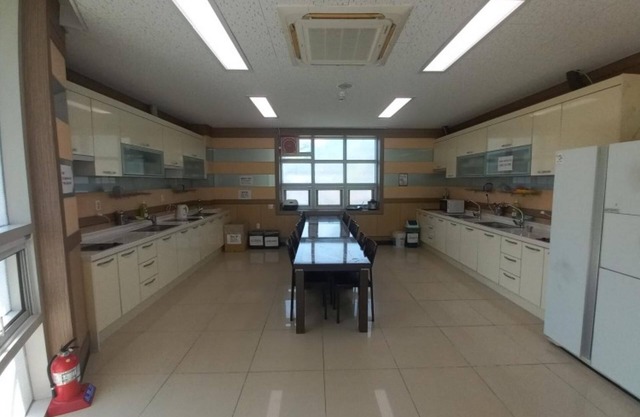 Danyang Three Nests Stay Pension