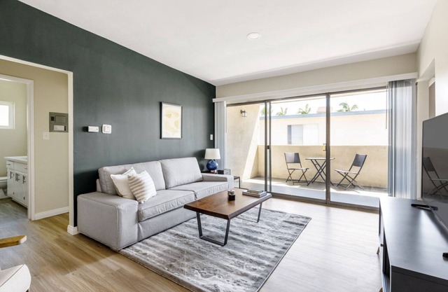 Dapper Culver City 1BR, walk to Local Cafes & TJ's, by Blueground