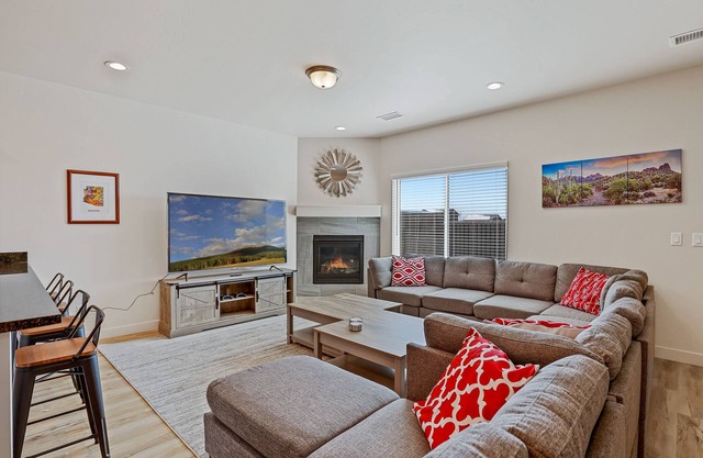 Dark Sky City Home! Play & Unwind Here! Discounts!