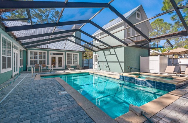 Darling Home in Seagrove Beach with a Private Pool, Pool Spa, & Guest Suite