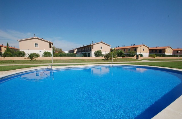 Daró 3D 37 - A/C, pool and 150m from the beach