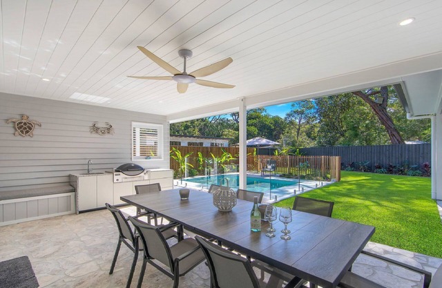 Daybreak Cottage by HolidayCo.
