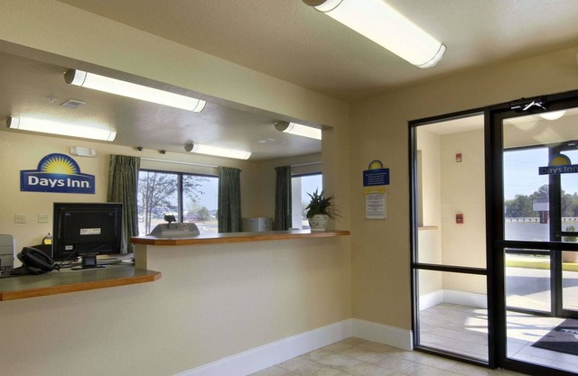 Days Inn by Wyndham Centre