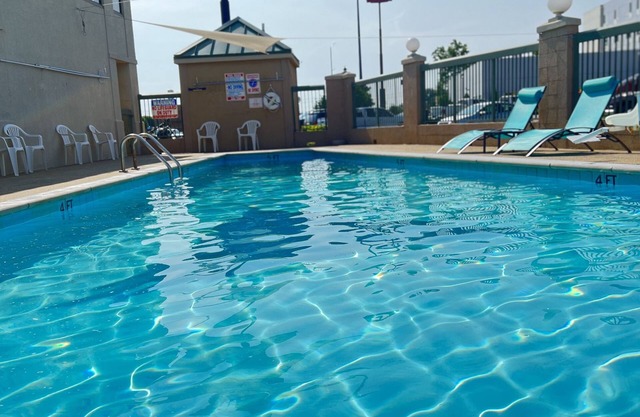 Days Inn by Wyndham Clarksville North