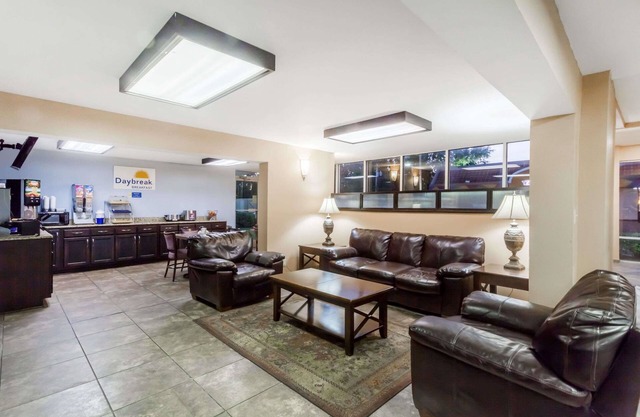 Days Inn by Wyndham Jackson