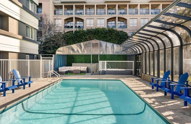 Days Inn by Wyndham Victoria On The Harbour