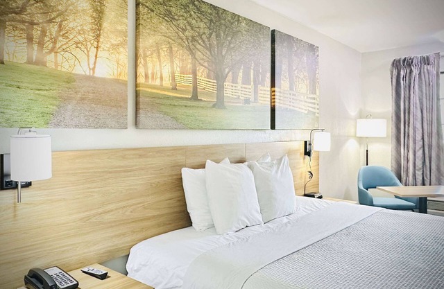 Days Inn by Wyndham WestEnd Alexandria,VA Washington DC Area