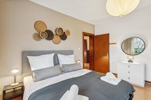 DDHomes 4 Raum Wohnung 7 Betten mit Terrasse Nähe Andernach am Rhein