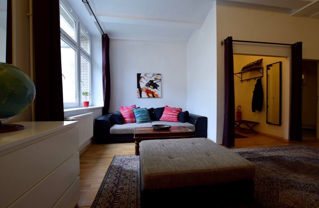 Apartment in the heart of Kreuzberg, loft,art,pubs,bars,nightlife,WiFi,up to 4 persons