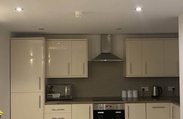 Dealhouse F7- Apartments