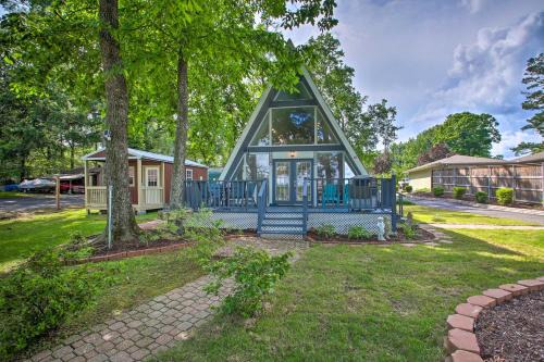 Deck, Boat Slip and Views Lake Hamilton Cabin!