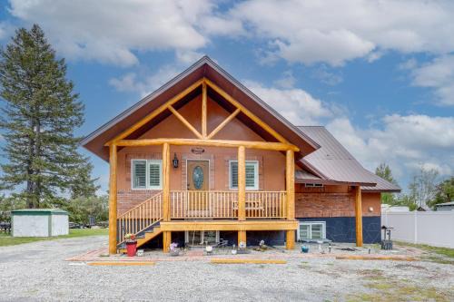 Deck with Hot Tub Ashton Cozy Cub Cabin