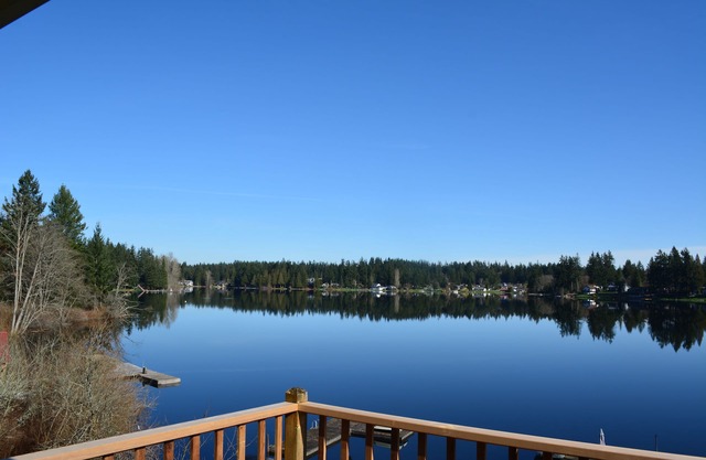 Deer Lake Getaway - private dock, fire pit and a hot tub!