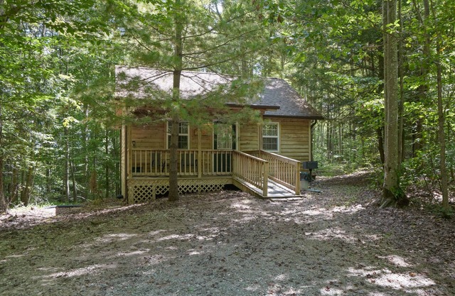 Delaware Cabin at Big Pine Retreat