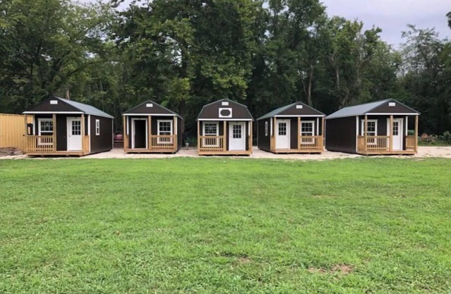 Delbert Tiny Cabin / Osage River