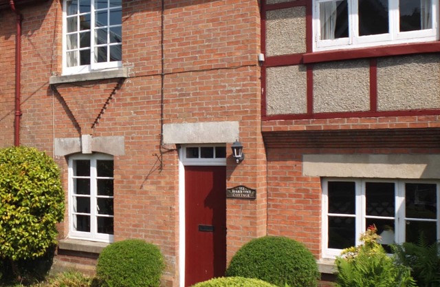 Delightful 2 Bedroom Holiday Cottage In Studland Dorset 6 Mins. Walk From Beach