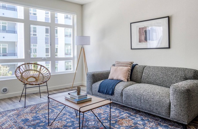 Delightful 2BR + Parking in Oakland by Zeus