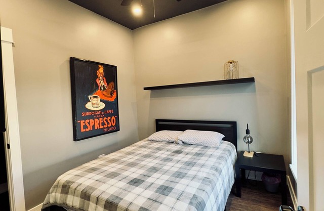 Delightful 4-bedroom apartment in Chicago with AC