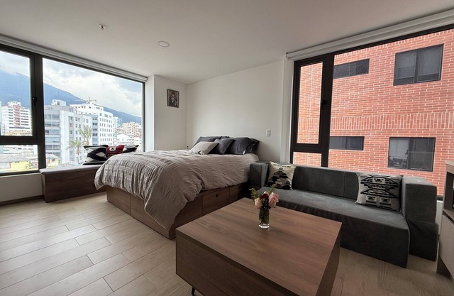 Delightful, cozy, beautiful studio with WiFi in charming Quito