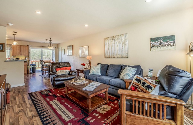 Delightful Northern Retreat w/ Gas Grill, Free WiFi & Easy Access to Redwoods