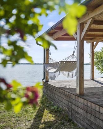Delightful tiny river-view home
