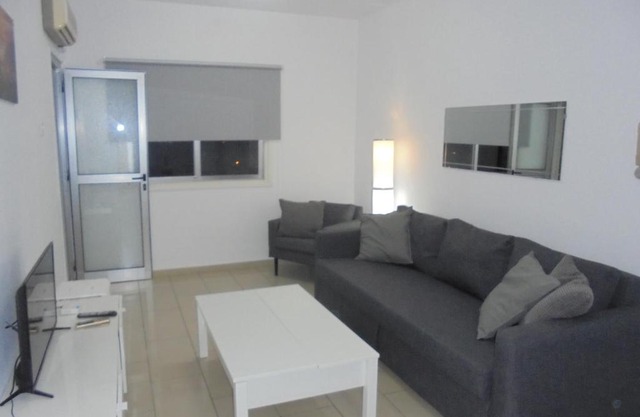 Delphi Court - large 1 bed -sleeps 4, Near sea/beach - free wifi