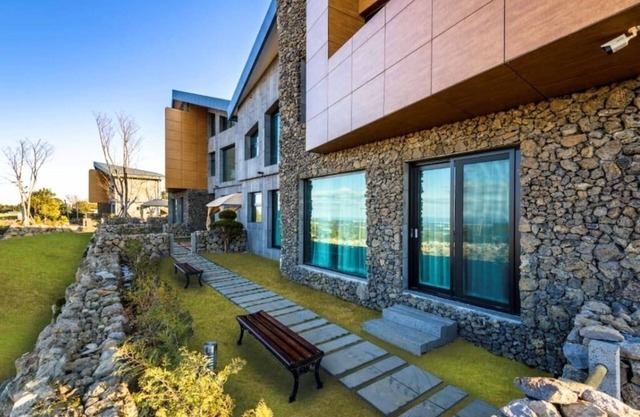 Delux #B-Block The Jun(Jeju)