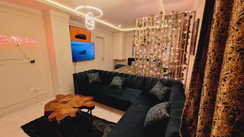 Delux Studio Unit I Self Check-in I Bahria Town