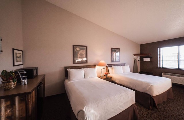 Deluxe 2 Double Beds in Stoney Creek St. Joseph, Relax on the balcony