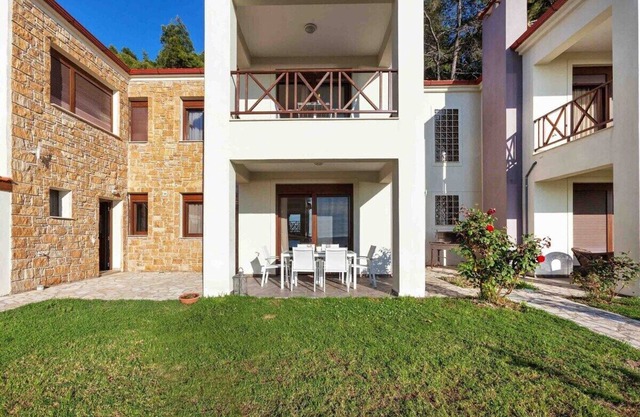 Deluxe 4BR Sea View Villa with Modern Comfort