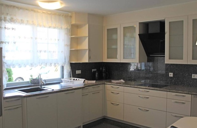 Deluxe apartment with 3 bedrooms and large living room