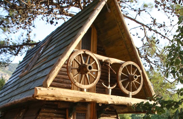 Deluxe Bungalow with Sew View Tree House by Captain Ikaros