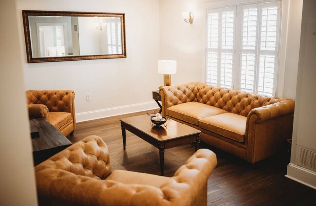 Deluxe King Suite · The Jefferson Inn Rm. 1