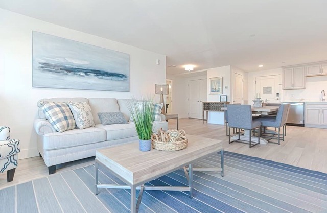 Deluxe Oceanview Plymouth Waterfront Condo