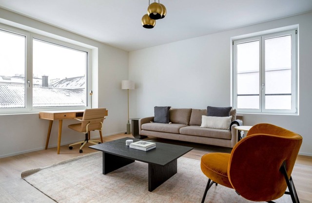 Deluxe Wiedikon 2.0 Room w/Storage & W/D, 3 min to Market, by Blueground