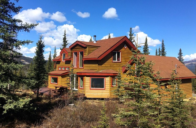 ☆ Denali Sunset House - Wild scenery with creature comforts!