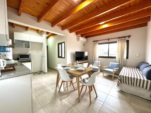 Departamento en complejo semiprivado con cochera