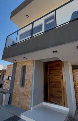 Departamento moderno y con excepcional vista a la montaña