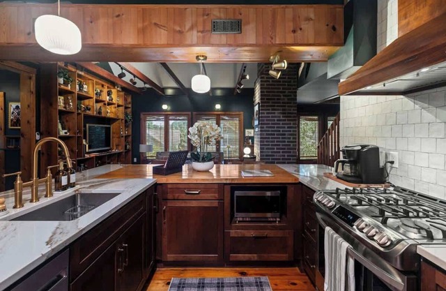 Derby Day Digs Frankfort